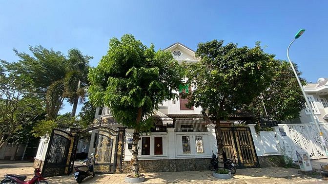Hình ảnh Cho thuê biệt thự siêu đẹp đường Đặng Thùy Trâm
