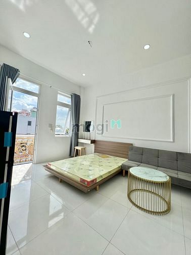Hình ảnh CHDV ban công full nội thất có thang máy, gần galaxy quang trung