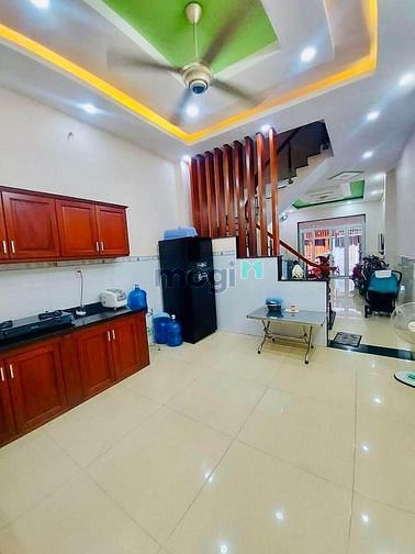 Hình ảnh Bán nhà LẠC LONG QUÂN P3 Q11 1tỷ570