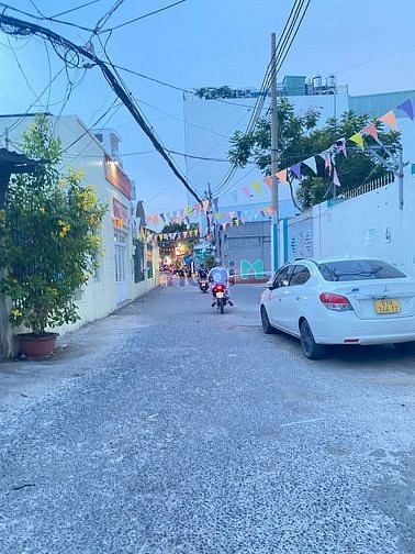 Hình ảnh Bán đất Q7, 84m2 (4.2x20), XD 5 TẦNG - XE HƠI NGỦ, Hẻm thông