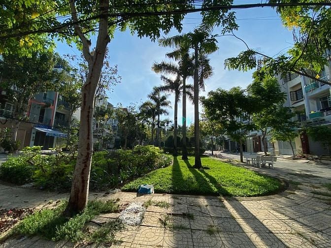 Hình ảnh CHO THUÊ ĐẤT Lô góc 2 MT 12m đường Đặng Thùy Trâm, 15mx25m