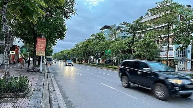 Hình ảnh Chủ ngất - Hạ 12 tỷ - Bán đất mặt phố Cổ Linh - Lô góc - view hồ
