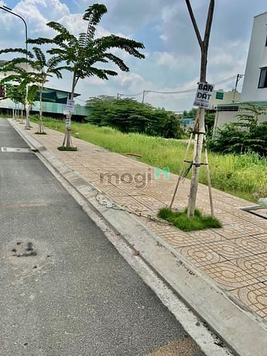 Hình ảnh Bán đất liền kề khu dân cư Senturia Quận 12, diện tích 90m giá 1.9 tỷ