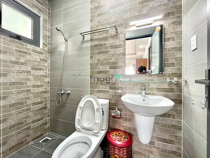 Hình ảnh Mb6623 nạp rút nhanh chóng Studio giá rẻ cửa sổ lớn ngay bờ kè Trường Sa