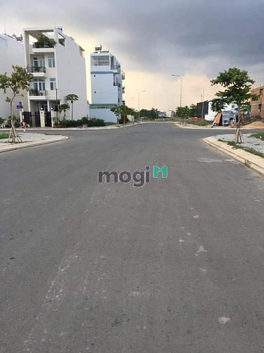 Hình ảnh Bán đất thổ cư 100% đường Lê Văn Việt-Quận 9 DT 80m Giá 1 tỷ 950tr