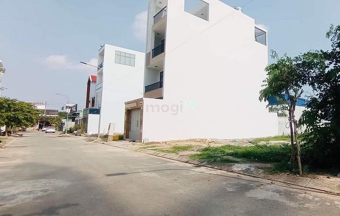 Hình ảnh Bán đất thổ cư 100% đường Lê Văn Việt-Quận 9 DT 80m Giá 1 tỷ 950tr