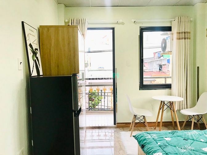 Hình ảnh Studio ban công ngay Xóm Chiếu Quận 4 gần ĐH NTT , Sát bên Quận 1
