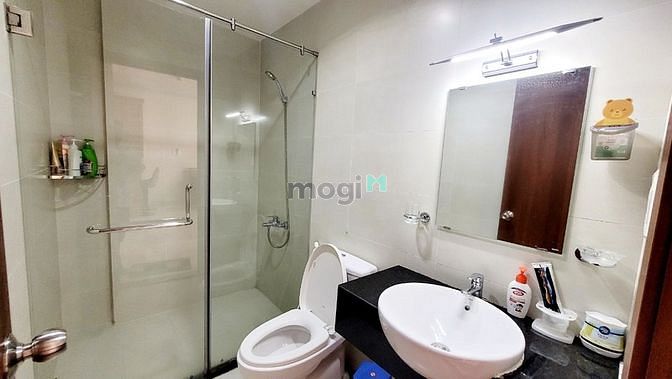 Hình ảnh Cho thuê 2pn 1wc Grand Riverside Q4 view sông + Bitexco giá 1tr2/ngày