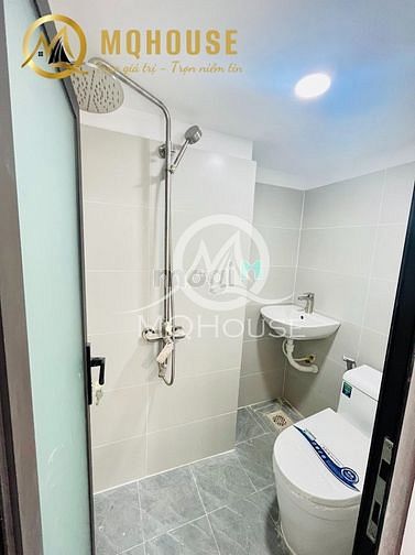 Hình ảnh Phòng Duplex_ Cửa Sổ Trời + Ban Công