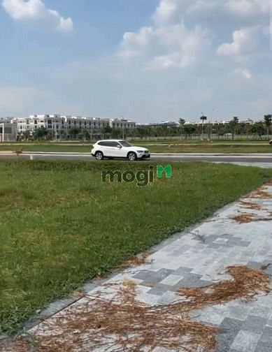 Hình ảnh Bán lô đất DT 100m giá 2,2 tỷ đường Đồng Văn Cống-Nguyễn Thị Định