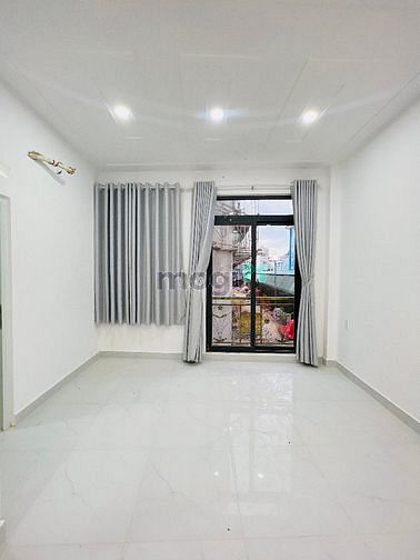 Hình ảnh SHR 3 lầu 4 phòng nhà mới đường 6m