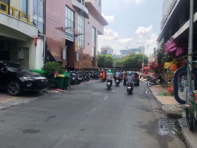 Hình ảnh Cho thuê 4 Nam Quốc Cang, P. Phạm Ngũ Lão, Quận 1