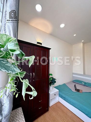 Hình ảnh Căn studio cửa sổ ngắm trời xanh mây trắng cực kì chill