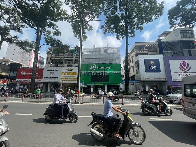 Hình ảnh Cho thuê nhà GÓC 2MT 296 đường 3/2, Q.10 - DT 12.3x16m, 1 trệt 3 lầu
