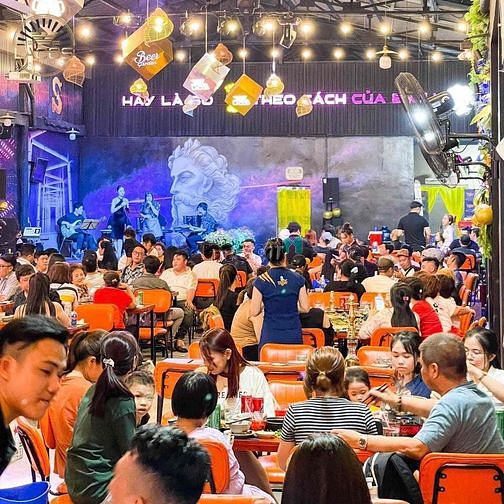 Hình ảnh Cho Thuê Rooftop 570 m2 Mở Nhà Hàng - Cafe Siêu Đẹp Quận Tân Phú