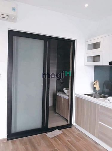 Hình ảnh Cho thuê phòng ban công_thoáng mát, sạch sẽ_đủ nội thất ở Lý phục man