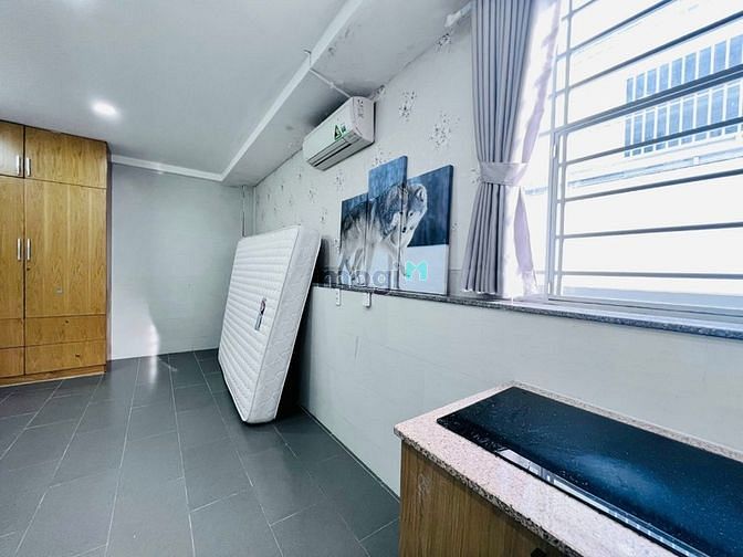 Hình ảnh Còn trống studio cửa sổ lớn thoáng mát Phú Mỹ Q7
