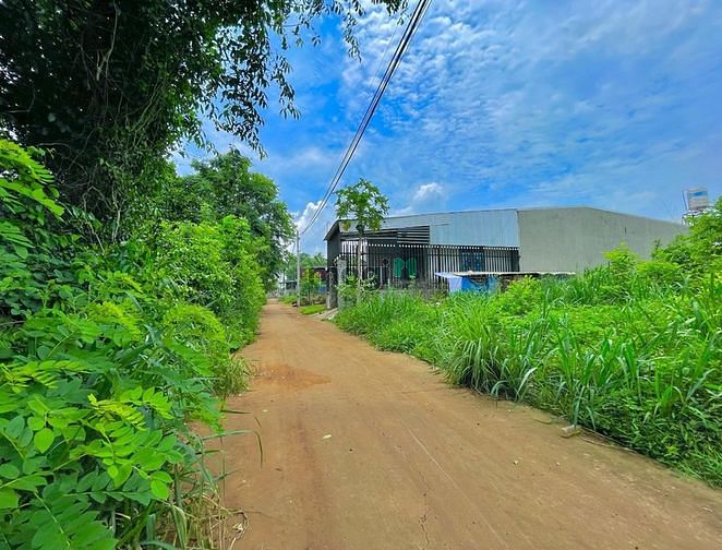 Hình ảnh Đất Ở Ngay KDC Gần QL1A SHR Giá Rẻ