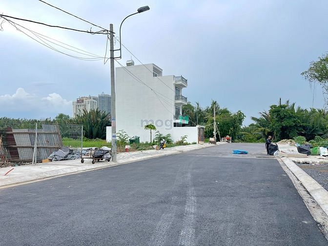Hình ảnh Bán đất mặt tiền đường số cắt Lâm Văn Bền  Quận 7