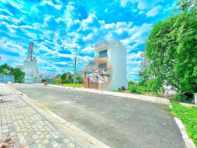 Hình ảnh Bán đất mặt tiền đường số cắt Lâm Văn Bền  Quận 7