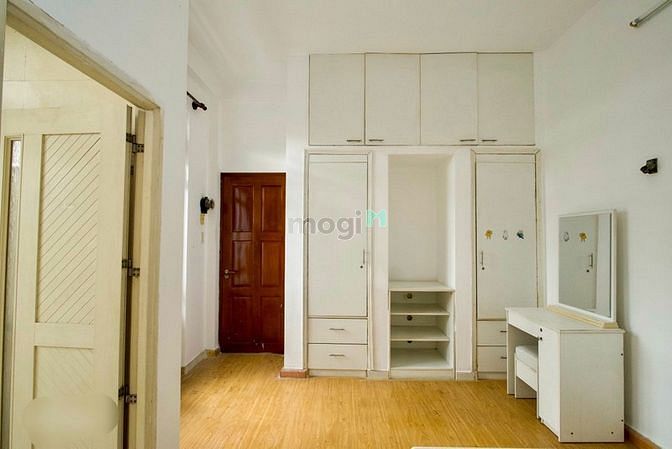 Hình ảnh Phòng ban công gần Bến xe Q8, giá 3tr2