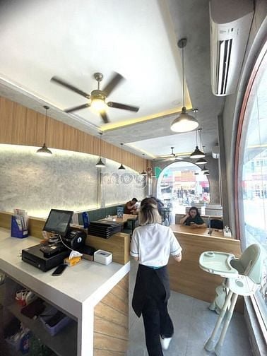 Hình ảnh Mặt tiền cho thuê 143A Nguyễn Thái Bình, Phường 12, Tân Bình.