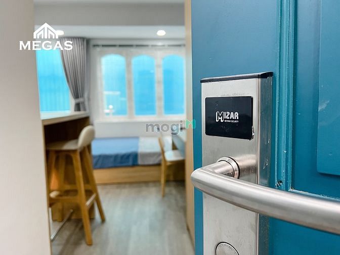 Hình ảnh CHDV full nội thất mới 100%, ban công, ngay CV Lê Thị Riêng Q10