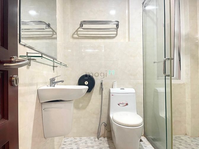 Hình ảnh Căn Hộ Studio Full Nội Thất 45m2 , Thang Máy , Ngay Ngã Sáu Phù Đổng
