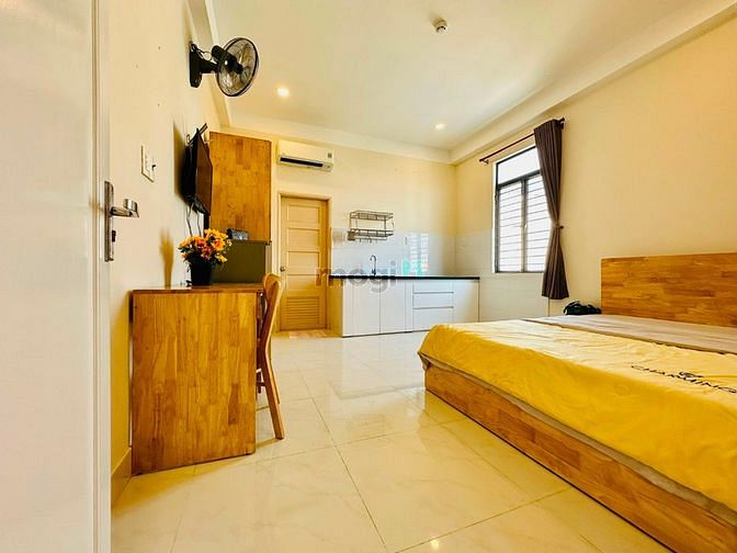 Hình ảnh Studio full nội thất cửa sổ lớn Quận 4 gần đh Luật, Ntt