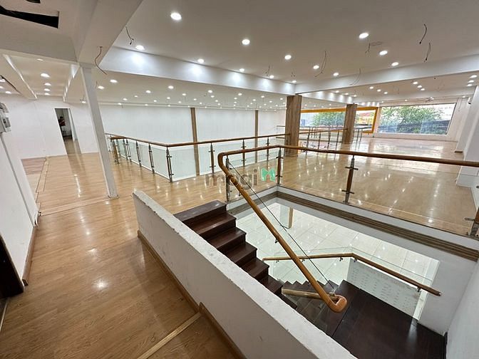 Hình ảnh Cho thuê mặt tiền 12m Phạm Hùng