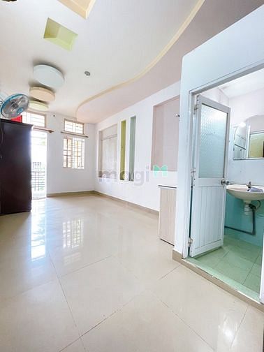 Hình ảnh Phòng ban công 391 Huỳnh Tấn Phát, giá 4tr