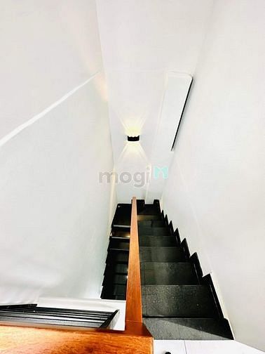 Hình ảnh Nhà mới đúc BTCT 3 lầu sồ hồng hoàn công.