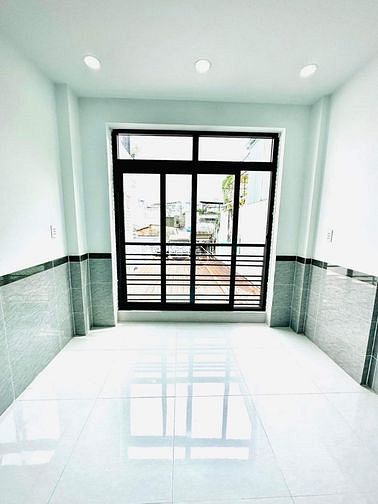 Hình ảnh Nhà mới đúc BTCT 3 lầu sồ hồng hoàn công.