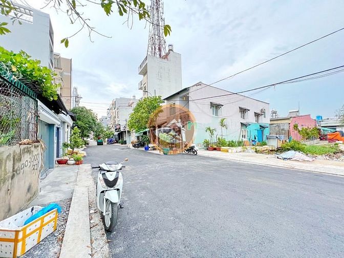 Hình ảnh Bán đất mặt tiền đường số cắt Lâm Văn Bền Quận 7