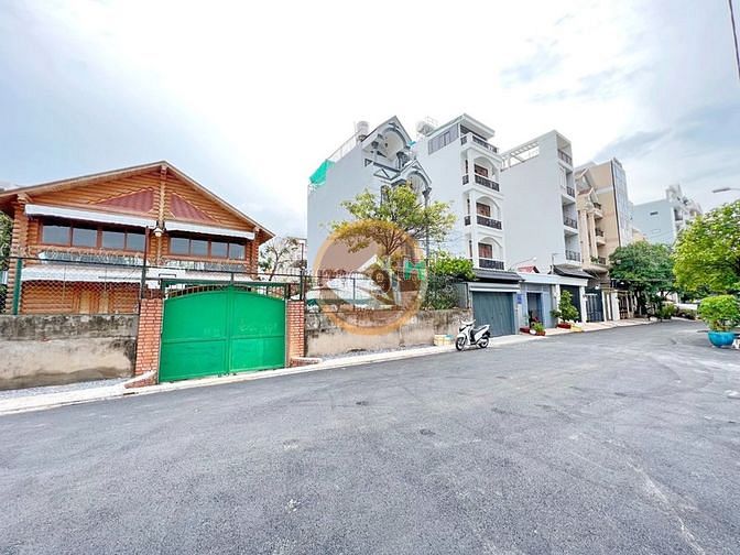 Hình ảnh Bán đất mặt tiền đường số cắt Lâm Văn Bền Quận 7