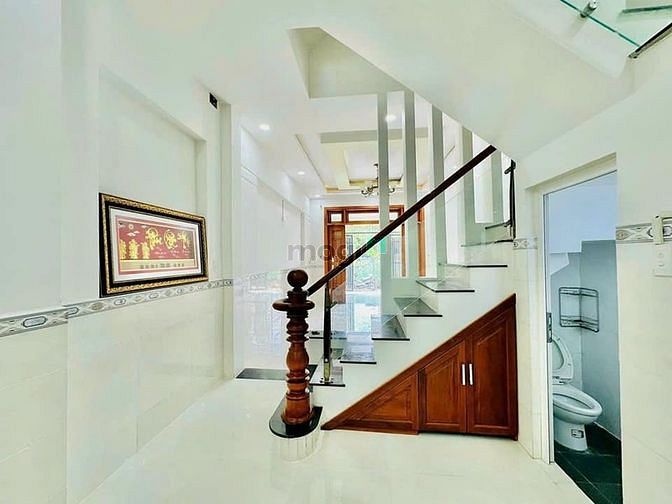 Hình ảnh SIÊU PHẨM Đ.Hồ Hảo Hớn Q1,50m2, 2PN, 2 tỷ 456, HXH, SHR
