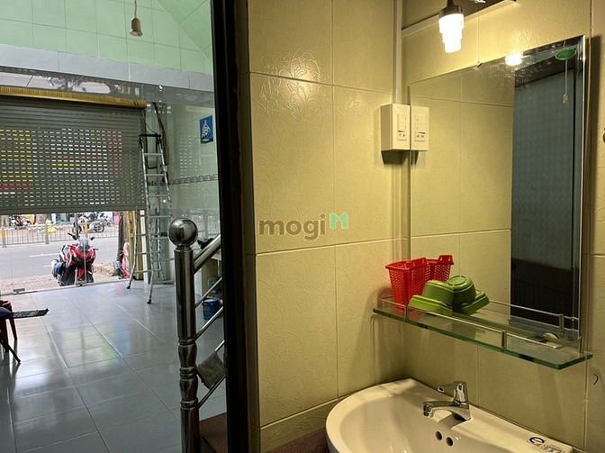 Hình ảnh Cho thuê nhà MT đường 3/2, 3 lầu ST