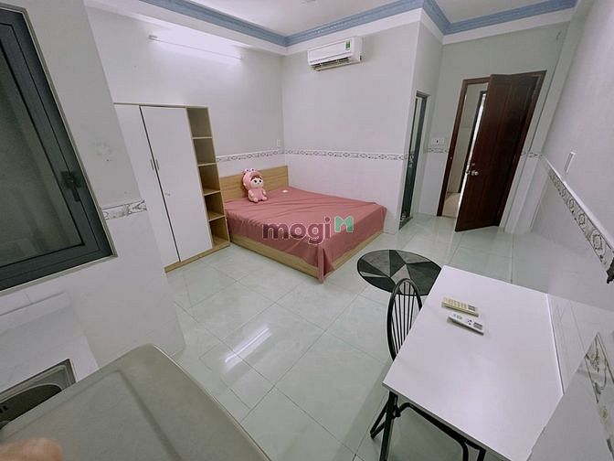 Hình ảnh Cho Thuê CHDV Full Nội Thất Cửa Sổ Thoáng Ngay Lê Trọng Tấn