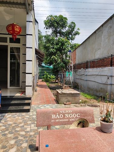 Hình ảnh Nhà nguyên căn rộng rãi co vườn cây  hồ cá