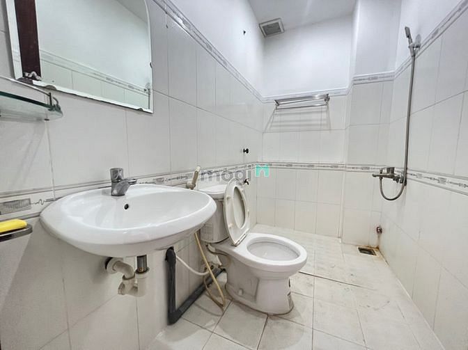Hình ảnh Căn Hộ Full nội thất Cửa Sổ đón nắng ngay sân bay