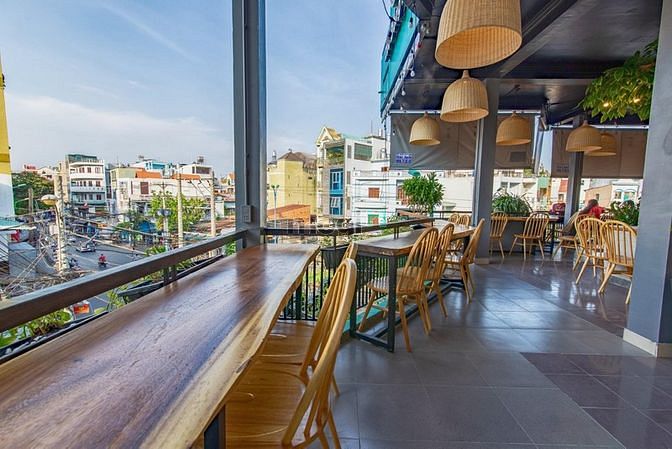 Hình ảnh Cho Thuê Căn Góc 2 Mặt tiền 10x12m ĐỒNG ĐEN - Quận Tân Bình