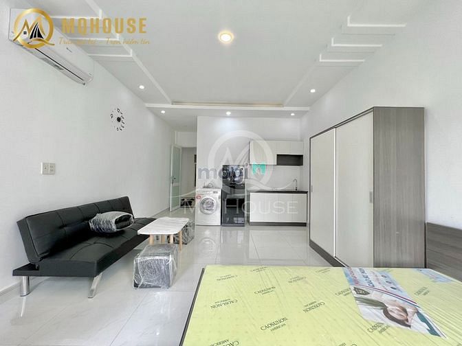Hình ảnh Trống sẳn studio ban công cực rộng ở vòng xoay Hoàng Văn Thụ- Tân Bình