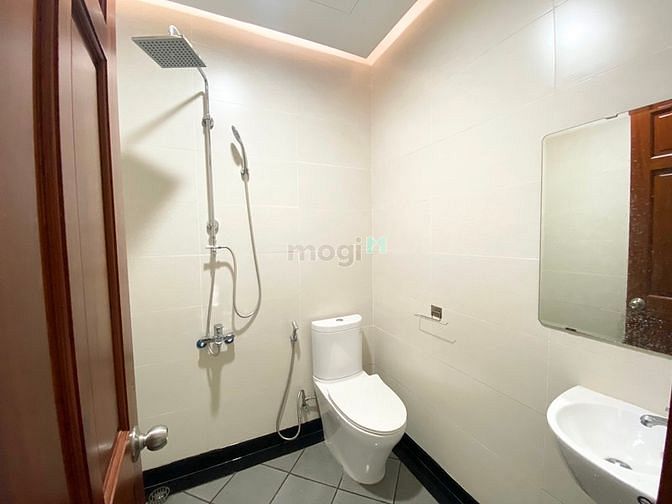 Hình ảnh Cho Thuê CHDV Full Nội Thất Cửa Sổ Thoáng Ngay Chợ Tân Hương