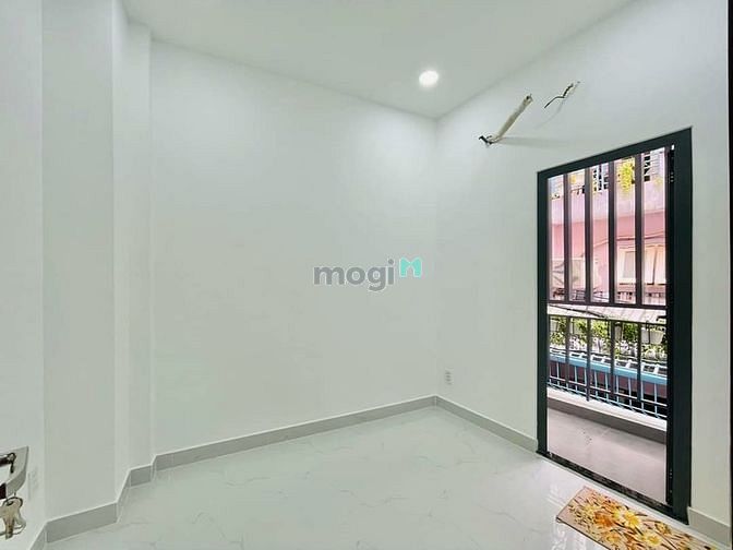 Hình ảnh Nhà 1 xẹt giá mềm 1T 3L sân thượng DTSD 480m2