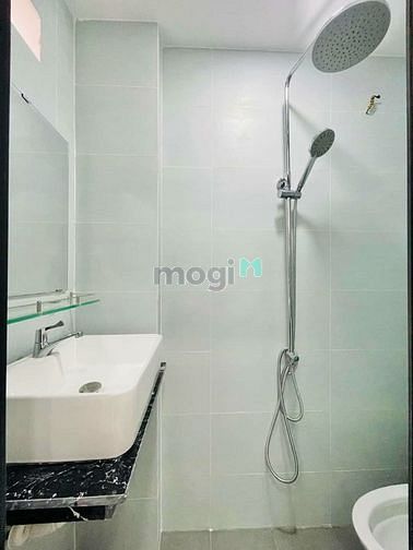 Hình ảnh Nhà 1 xẹt giá mềm 1T 3L sân thượng DTSD 480m2