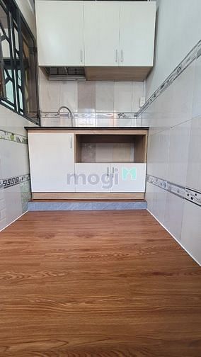 Hình ảnh Một Phòng Ngủ Tách Bếp Đầy Nắng Cửa Sổ