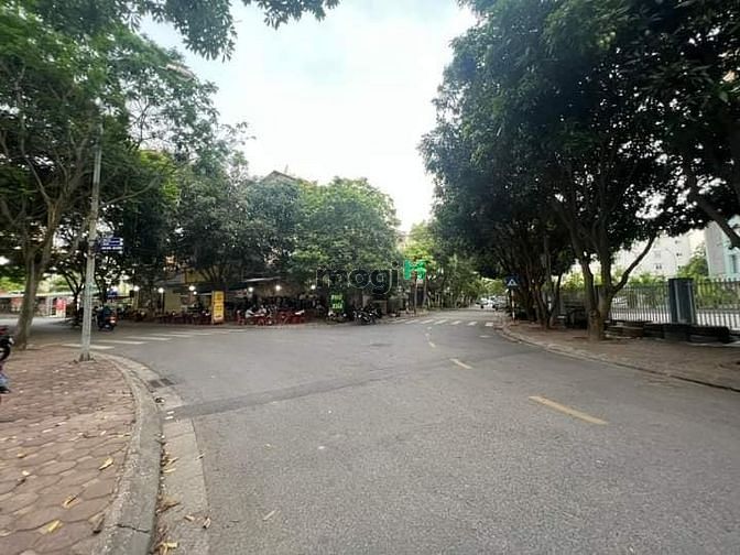 Hình ảnh Siêu rẻ - Bán đất mặt phố Giang Biên - Vuông - KD sầm uất - 100 m