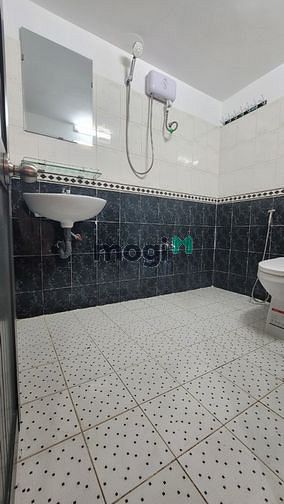 Hình ảnh Một Phòng Ngủ Tách Bếp Đầy Nắng Cửa Sổ