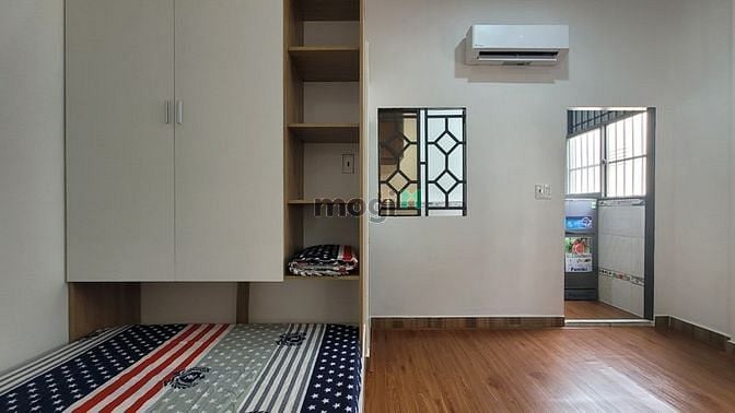 Hình ảnh Một Phòng Ngủ Tách Bếp Đầy Nắng Cửa Sổ