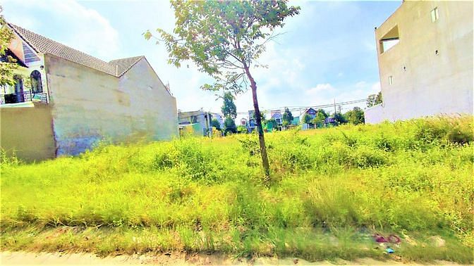 Hình ảnh Đất chính chủ 450m2(15x30) MT đường 16m Sát KCN, thổ cư 100%,SHR 1ty3